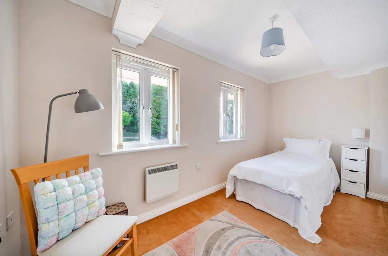Greenfields Avenue, Alton, GU34, photo 5