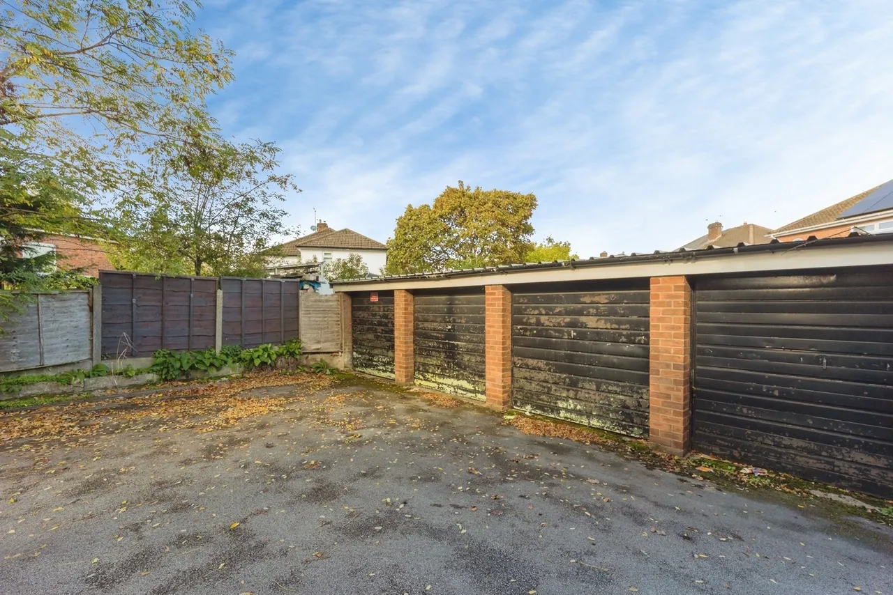Ashton Lane, Sale, M33, photo 18