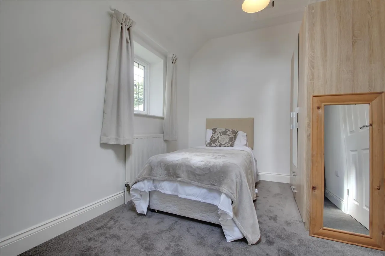 Mill Road, Worthing, photo 11