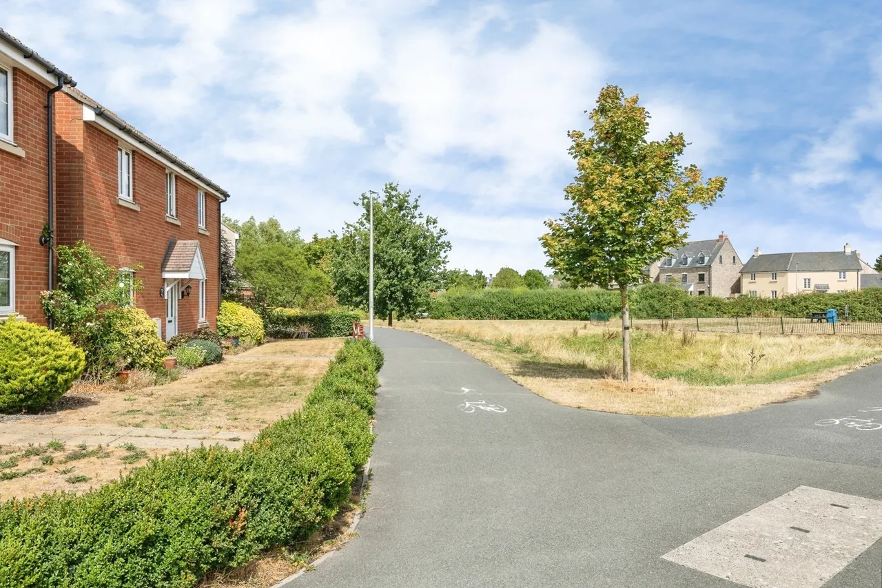 Hayward Avenue, West Wick, BS24, photo 2