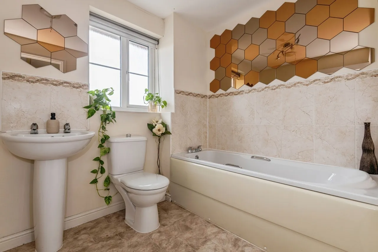 Hayward Avenue, West Wick, BS24, photo 14