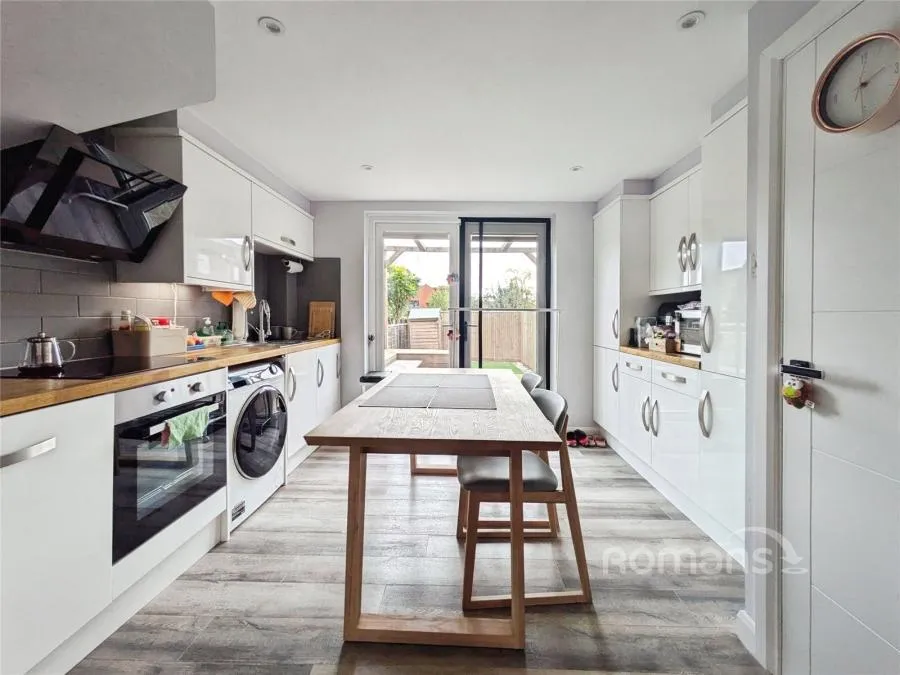 Bridport Close, Lower Earley, RG6, photo 3