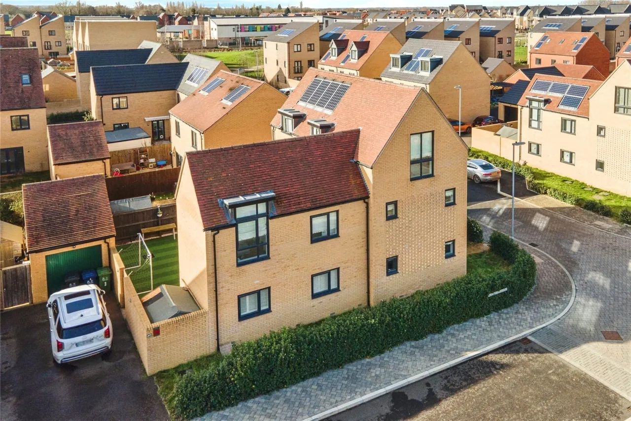 5 bed house for sale, Temple Road, Northstowe, CB24