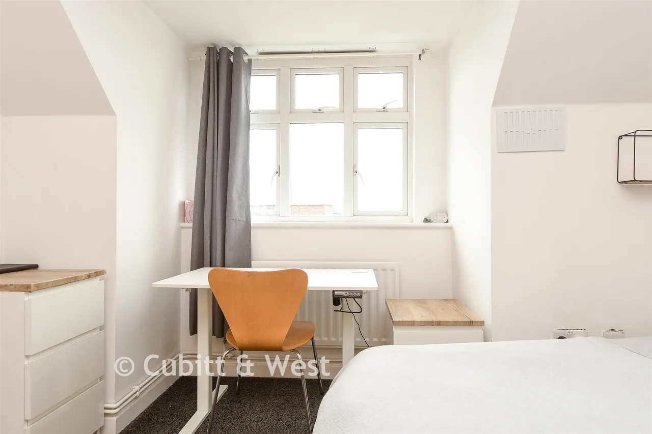 Lumley Road, Horley, RH6, photo 7