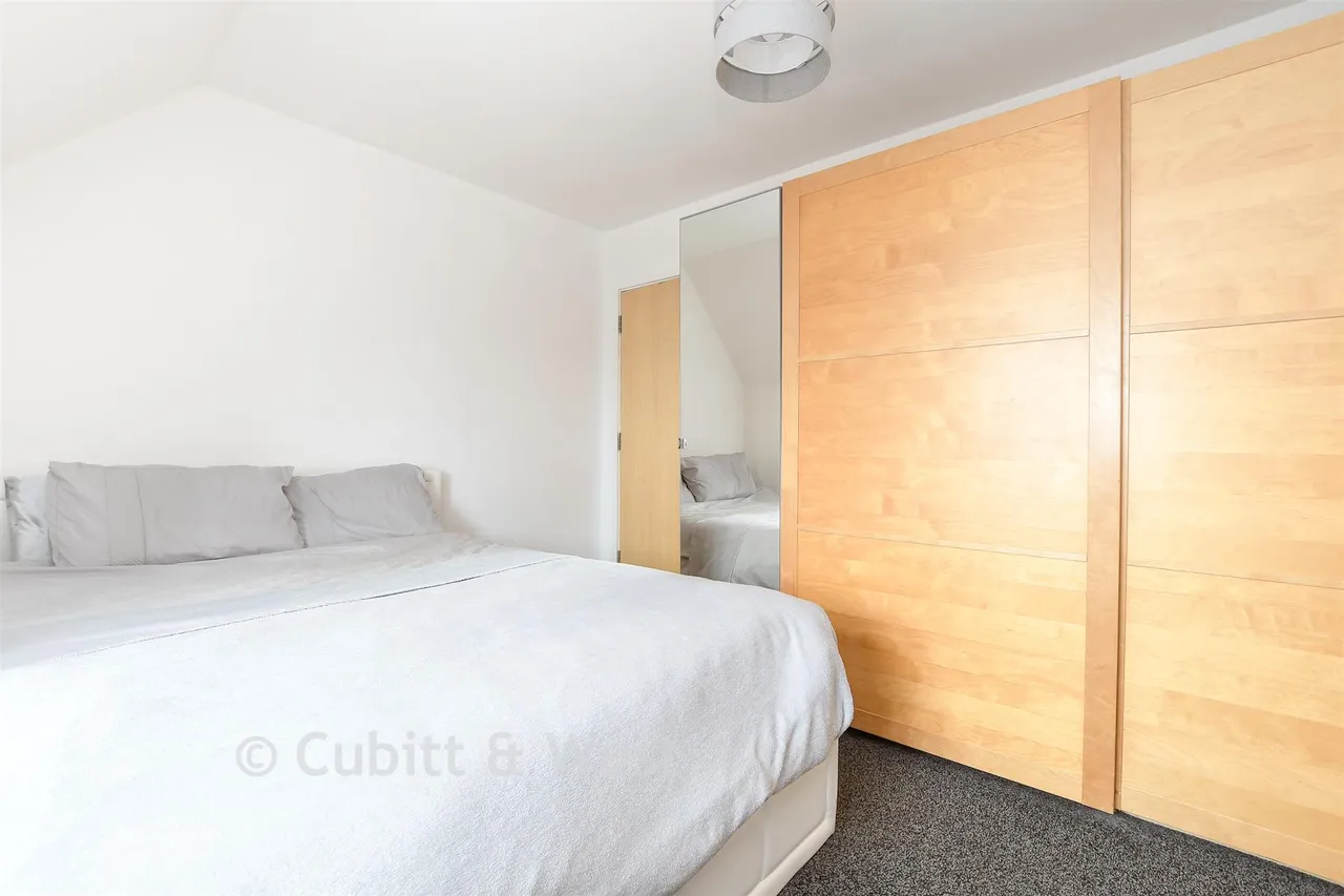 Lumley Road, Horley, RH6, photo 6
