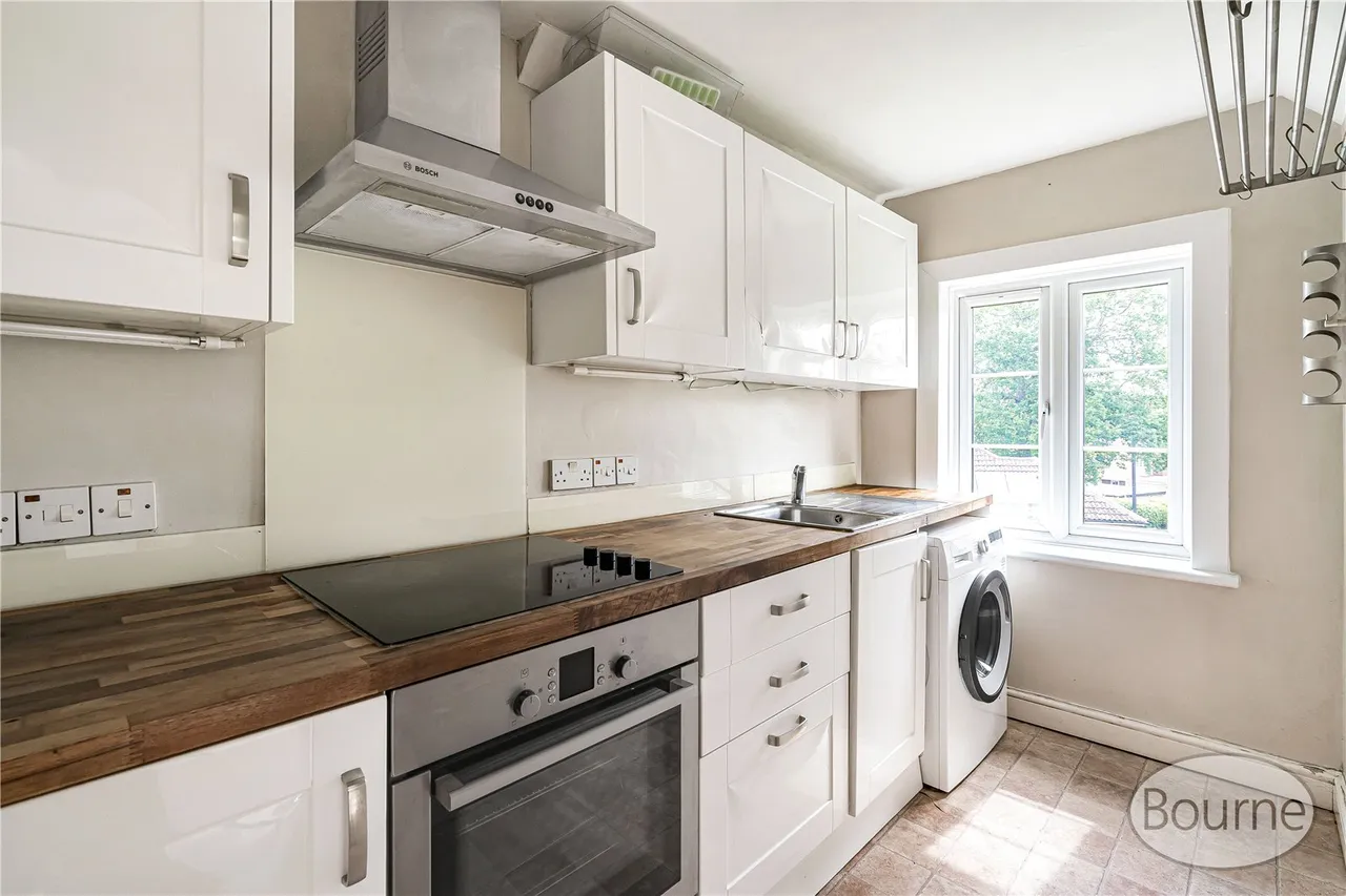 Pembroke Road, Woking, GU22, photo 5