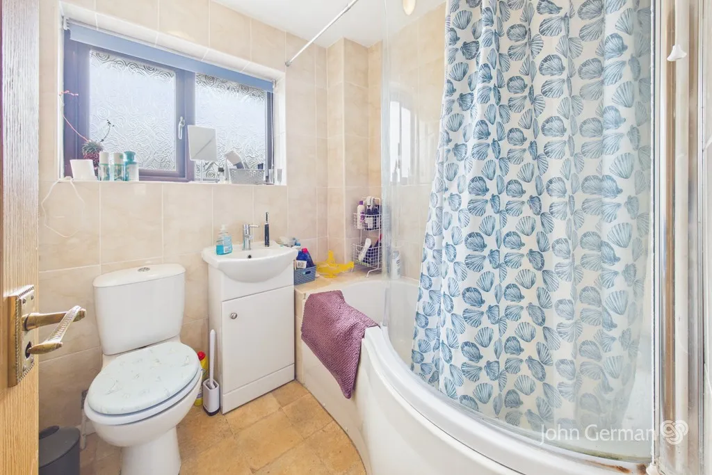 Sandpiper Drive, Uttoxeter, photo 19