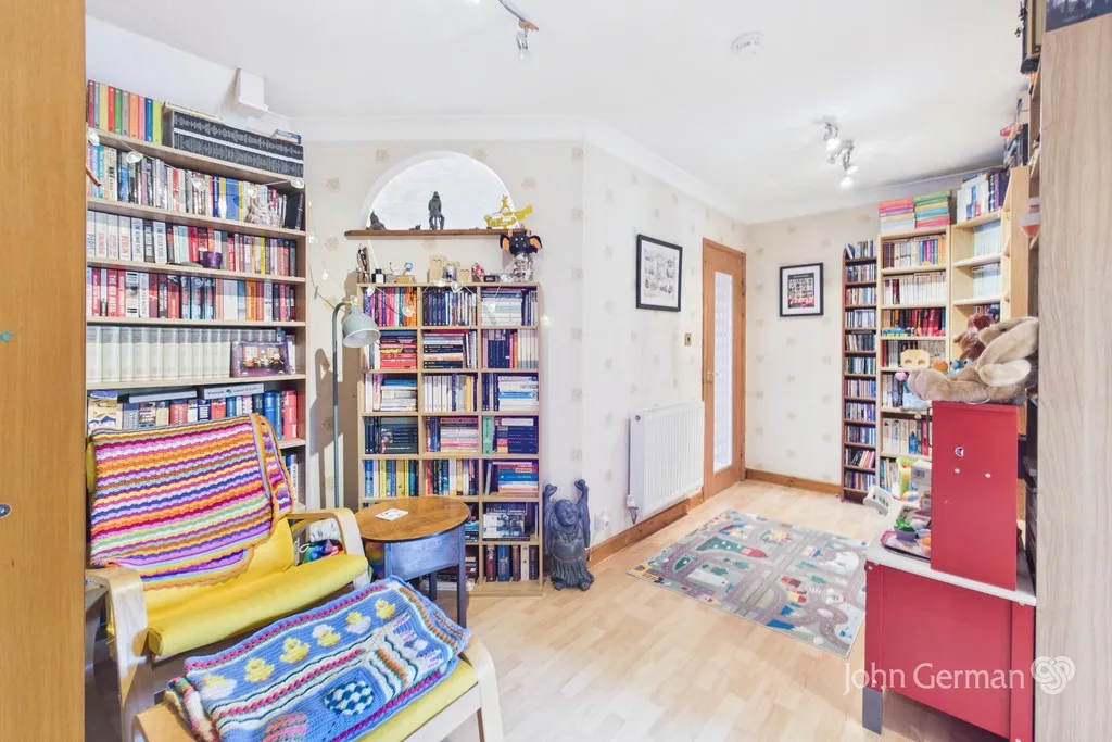 Sandpiper Drive, Uttoxeter, photo 8