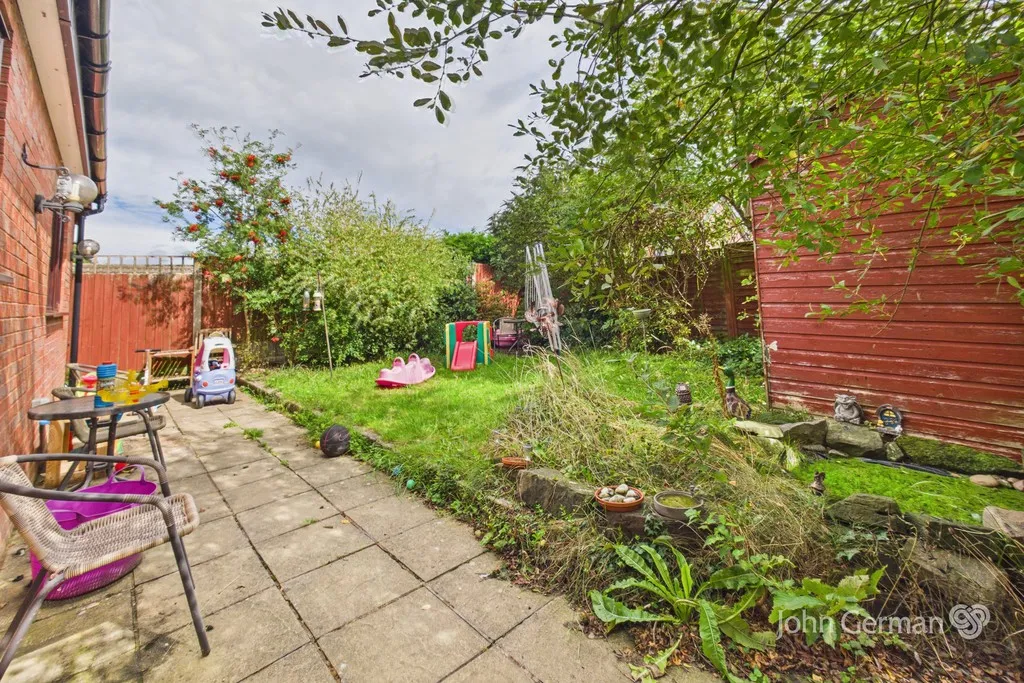 Sandpiper Drive, Uttoxeter, photo 21