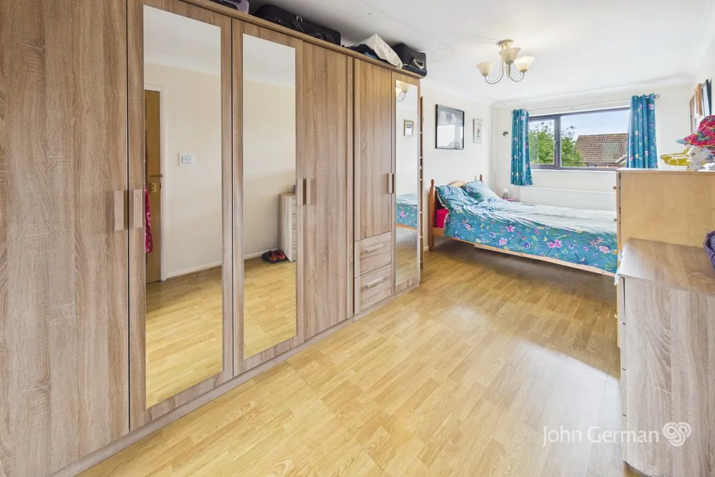 Sandpiper Drive, Uttoxeter, photo 14