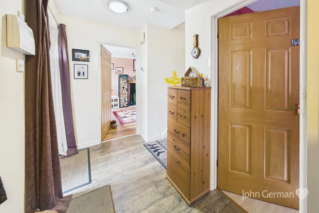 Sandpiper Drive, Uttoxeter, photo 12