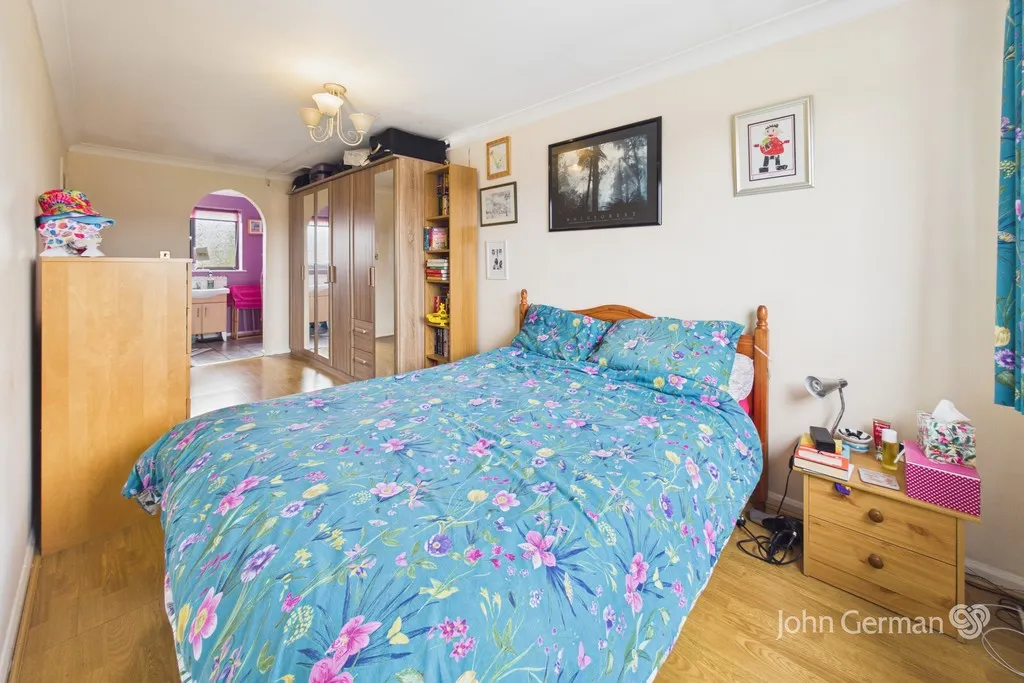 Sandpiper Drive, Uttoxeter, photo 16