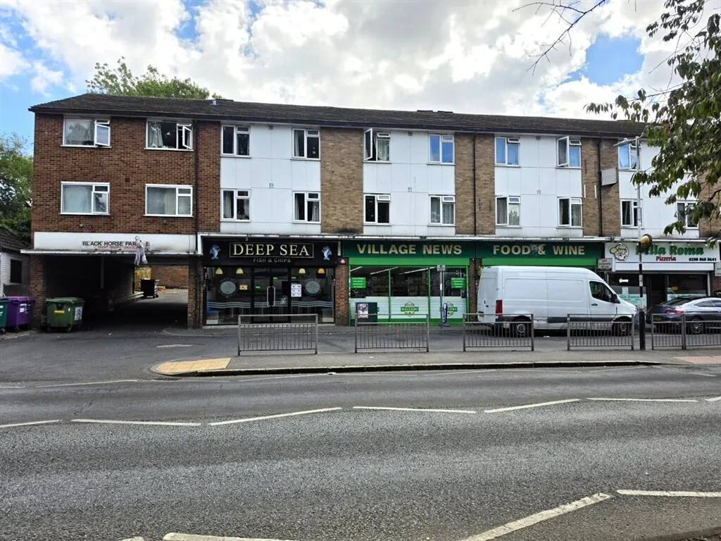 2 bed flat for sale — High Road, Eastcote, PINNER