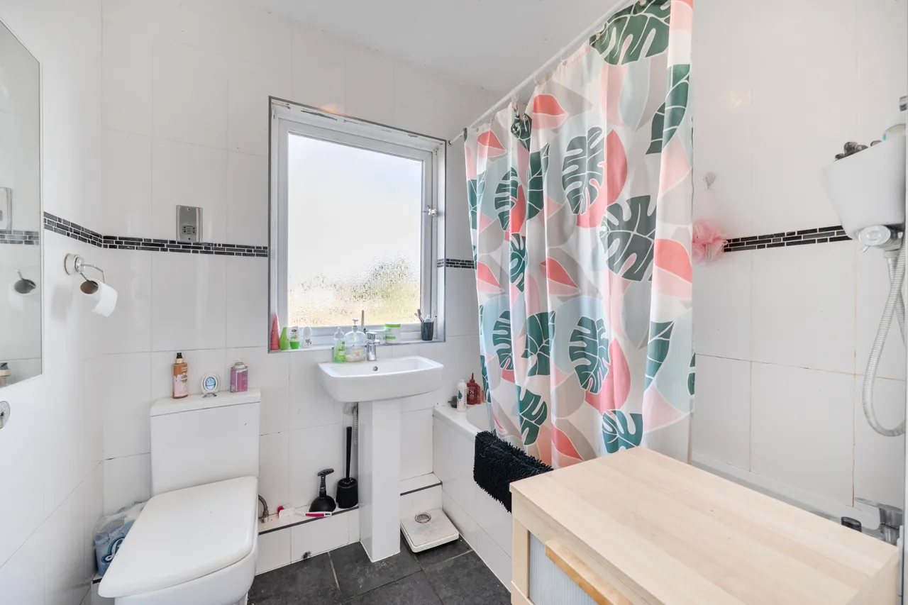 Rosedale Avenue, Hayes, UB3, photo 13