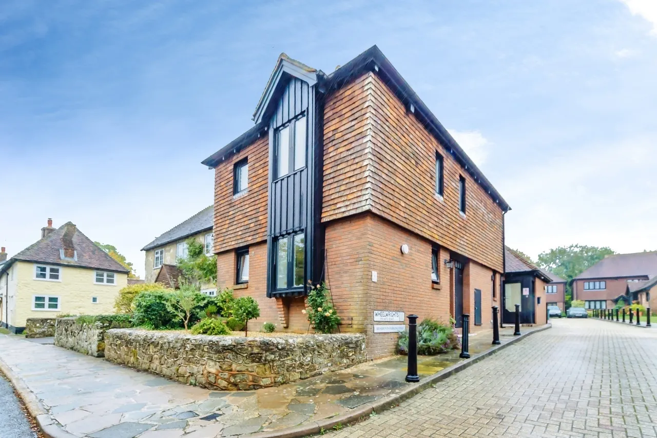 1 bed flat for sale, Church Street, West Chiltington, RH20