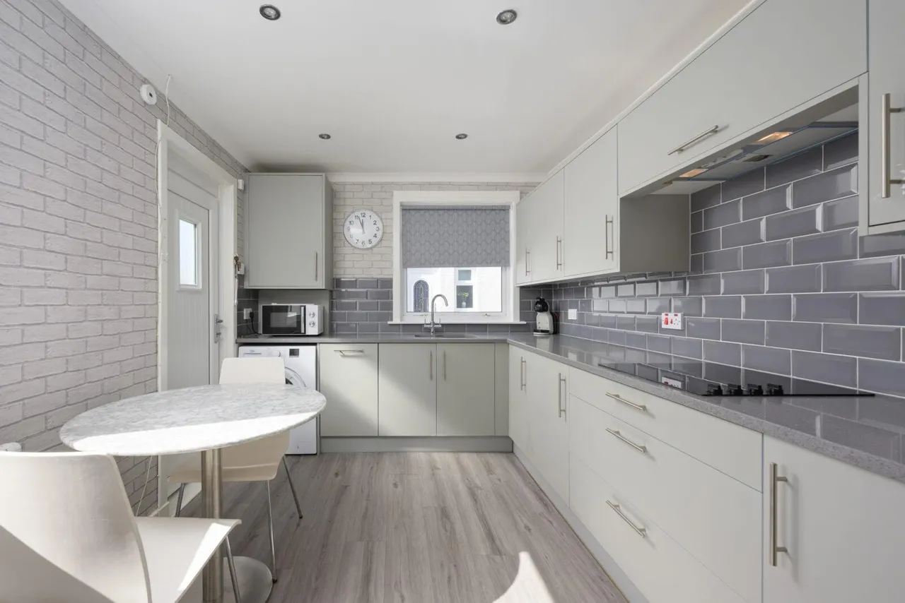 Barbeth Gardens, Cumbernauld, G67 4SE, photo 6