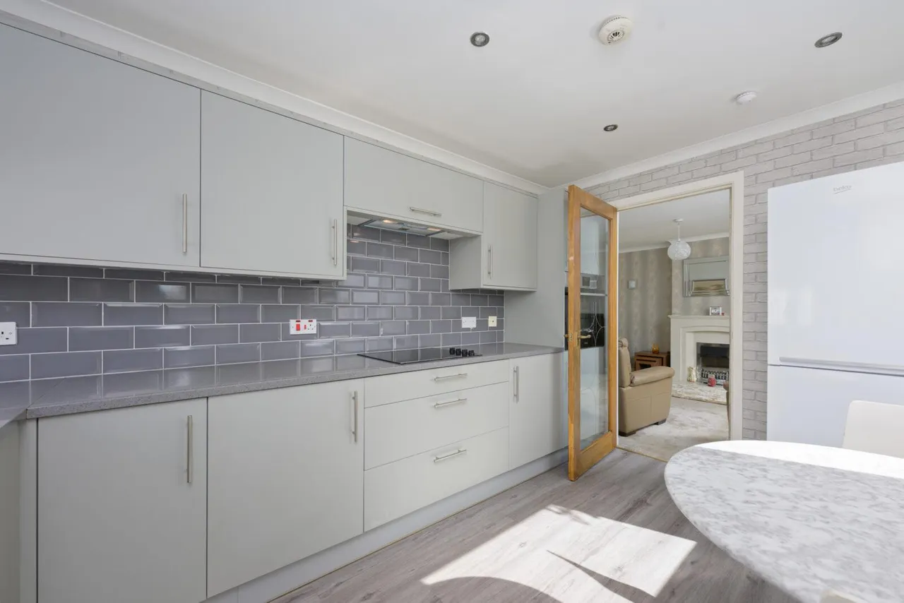 Barbeth Gardens, Cumbernauld, G67 4SE, photo 7