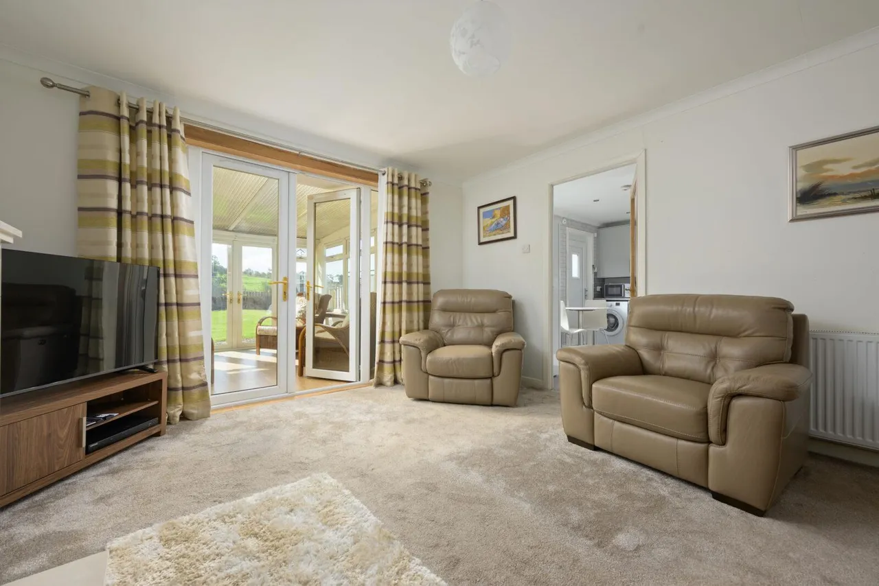 Barbeth Gardens, Cumbernauld, G67 4SE, photo 4