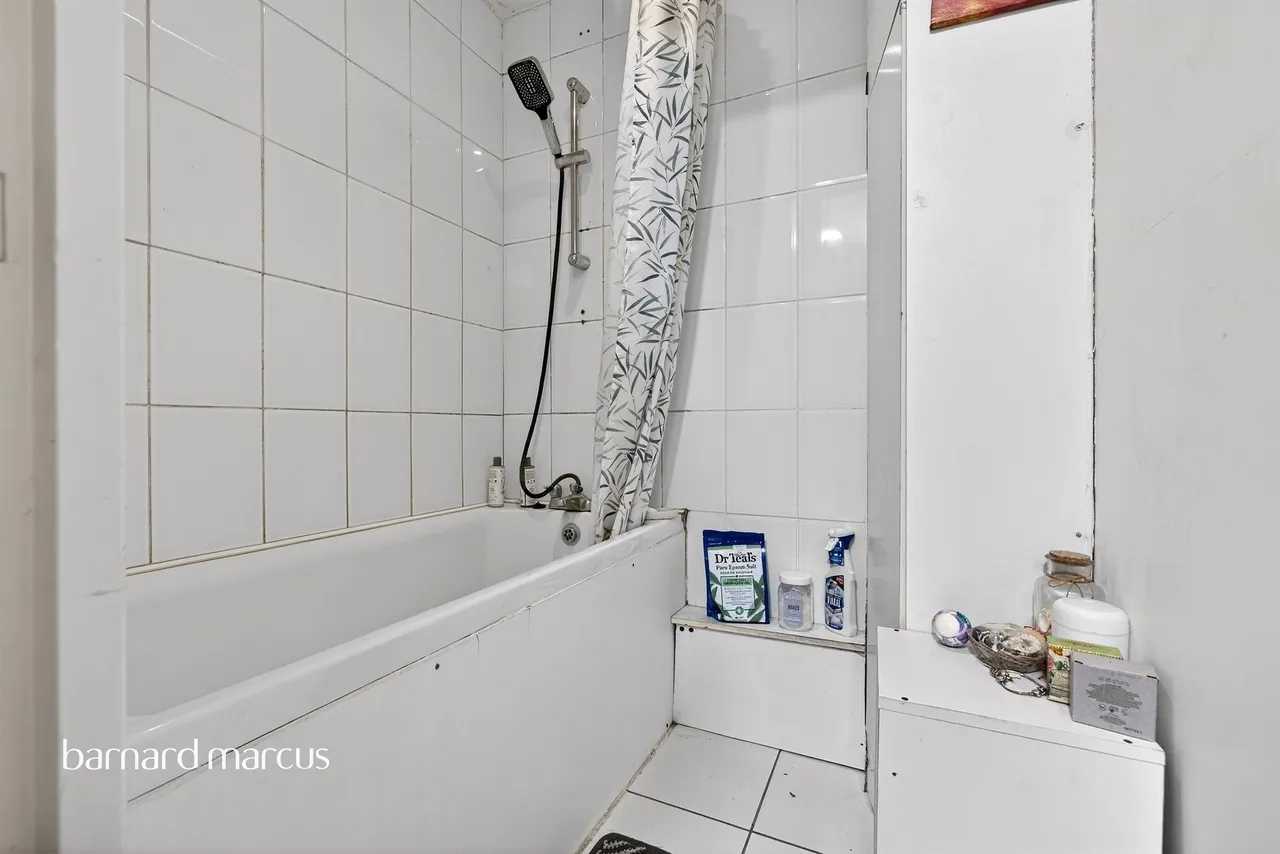 Lausanne Road, London, SE15, photo 12