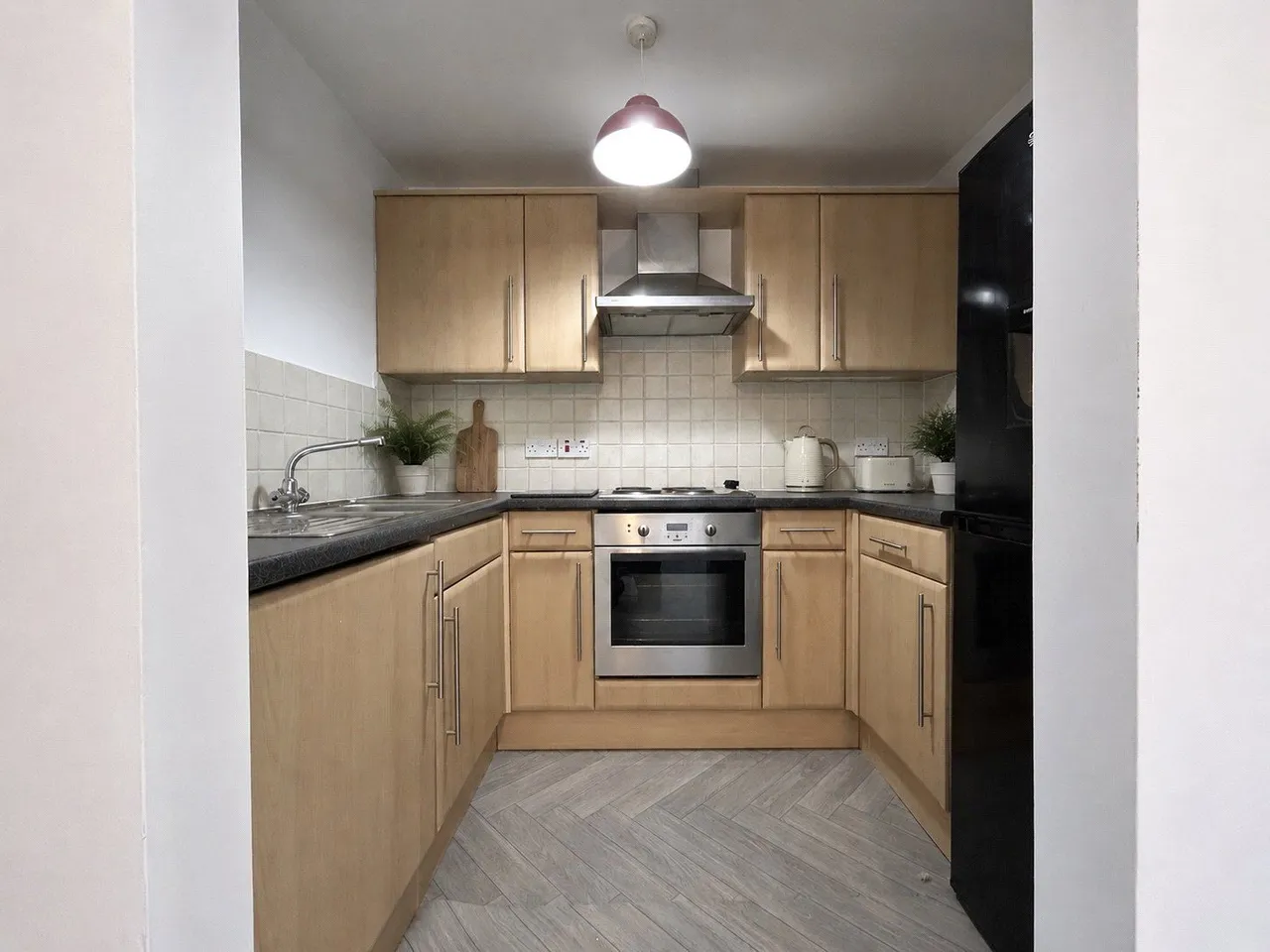 Lauren Close, Springhead, OL4, photo 5