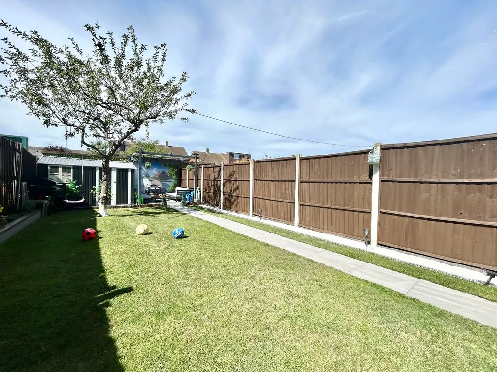 Tomlinson Avenue, Luton LU4 0UL, photo 13