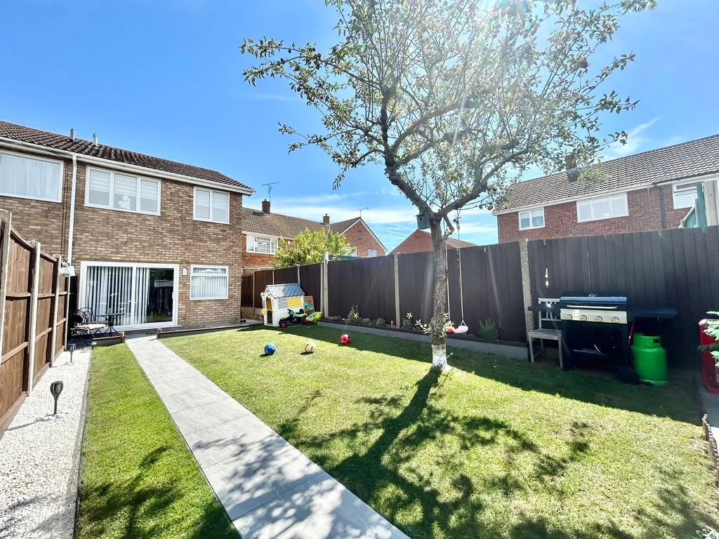 Tomlinson Avenue, Luton LU4 0UL, photo 3