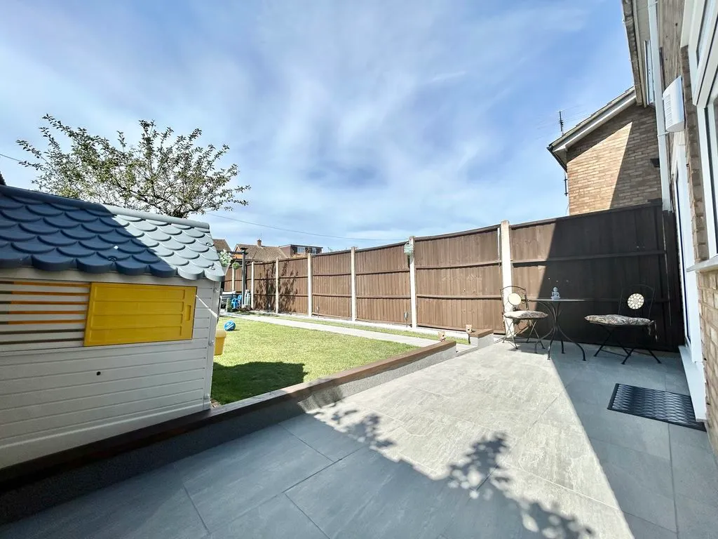 Tomlinson Avenue, Luton LU4 0UL, photo 12