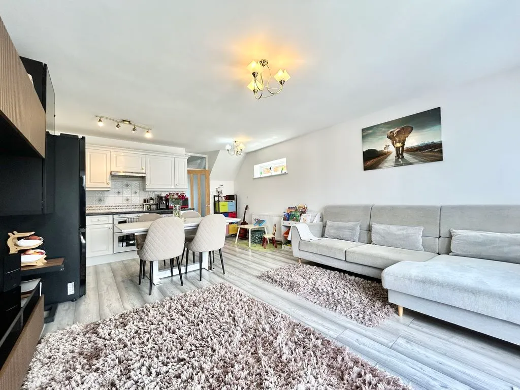 Tomlinson Avenue, Luton LU4 0UL, photo 5