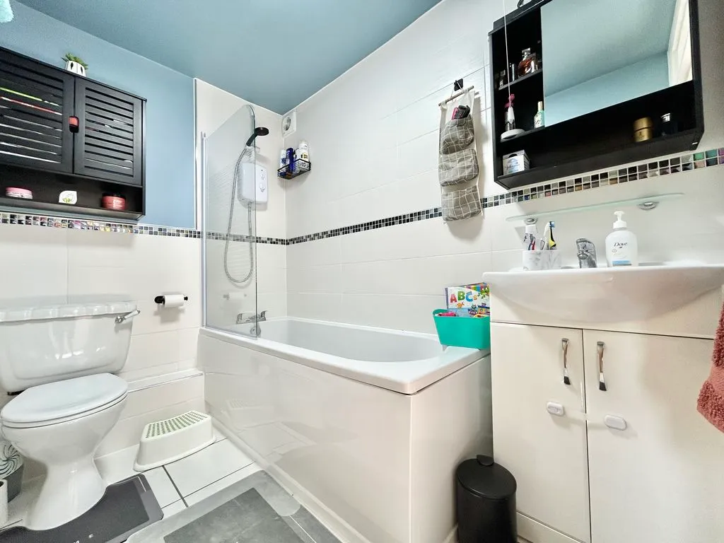 Tomlinson Avenue, Luton LU4 0UL, photo 9