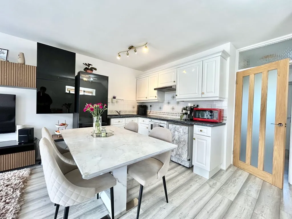 Tomlinson Avenue, Luton LU4 0UL, photo 2