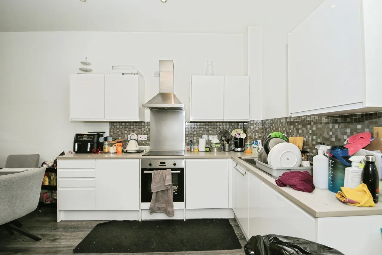 Vicarage Farm Road, Peterborough, Cambridgeshire, PE1, photo 5