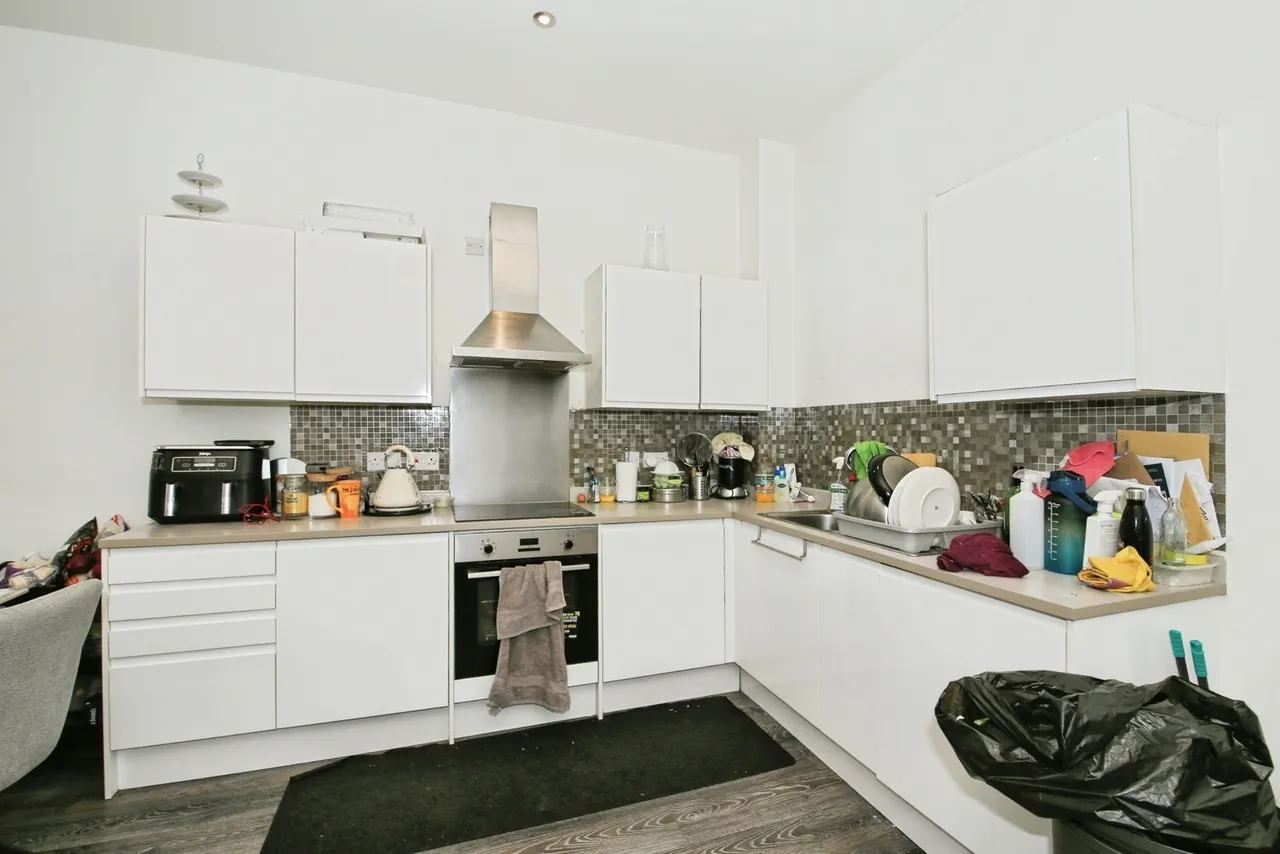 Vicarage Farm Road, Peterborough, Cambridgeshire, PE1, photo 4