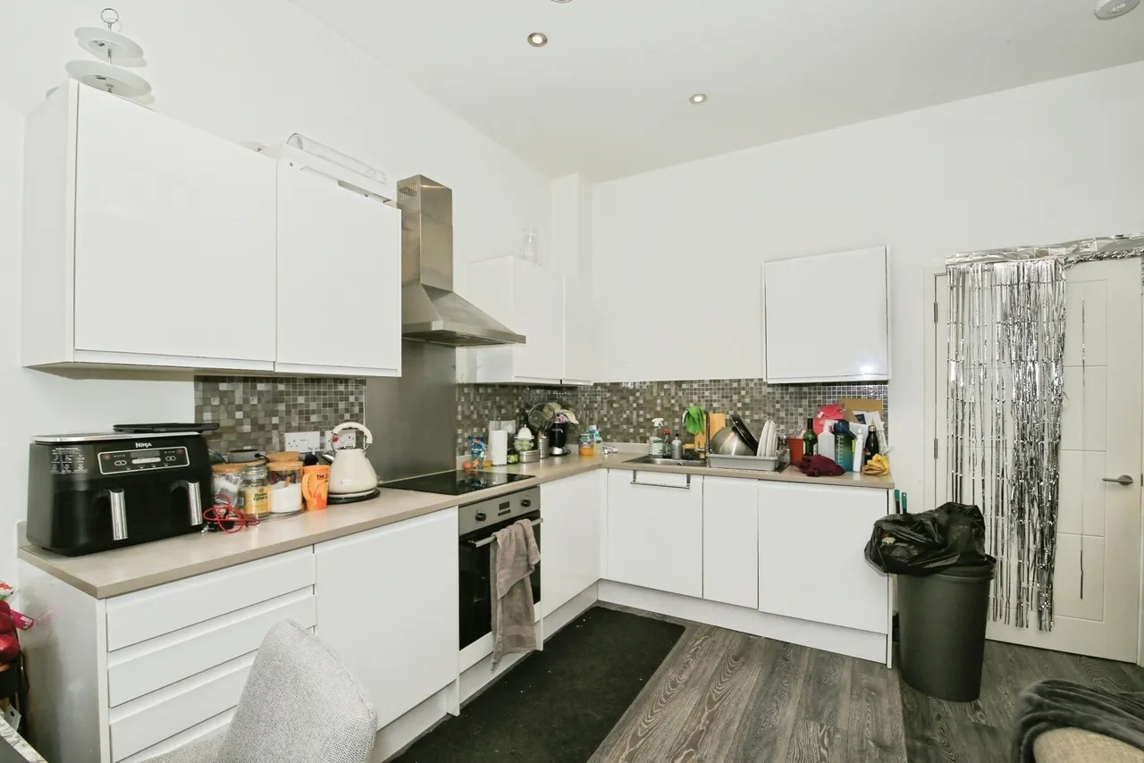 Vicarage Farm Road, Peterborough, Cambridgeshire, PE1, photo 11