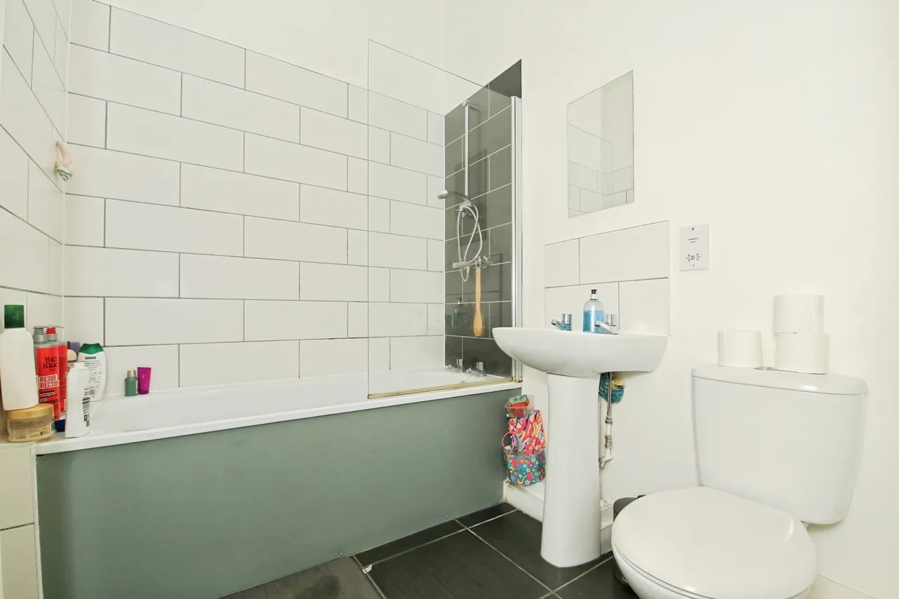 Vicarage Farm Road, Peterborough, Cambridgeshire, PE1, photo 17