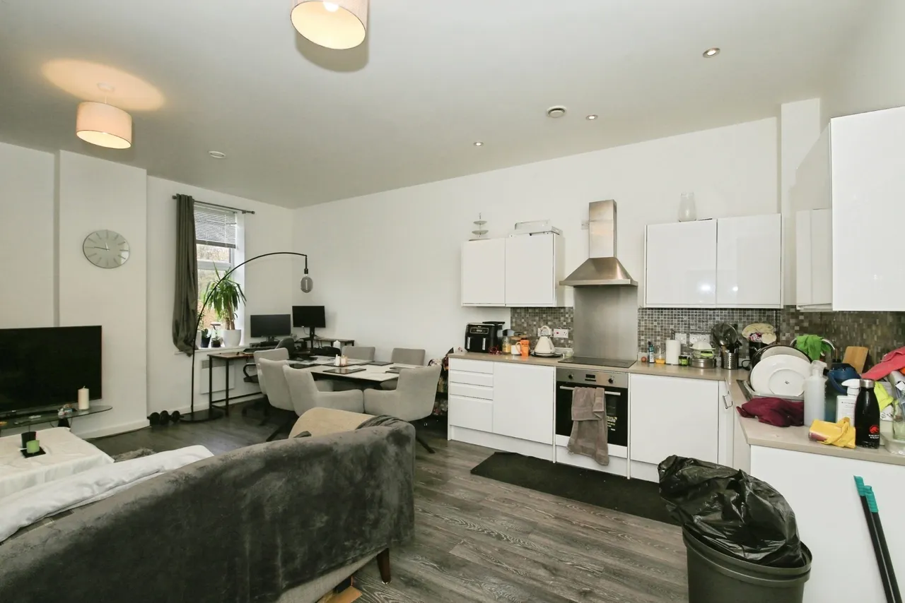 Vicarage Farm Road, Peterborough, Cambridgeshire, PE1, photo 3