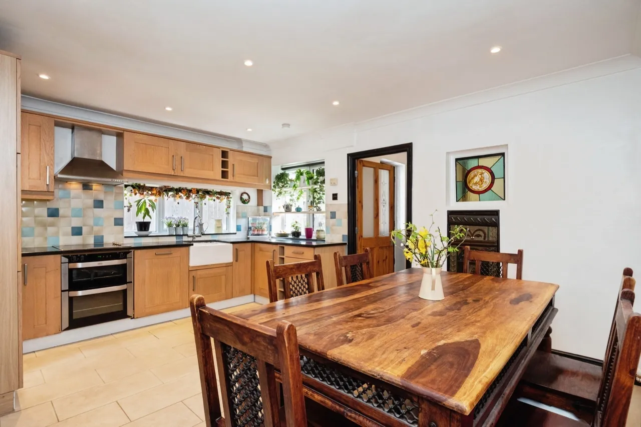 Victoria Road, Mayfield, TN20, photo 2