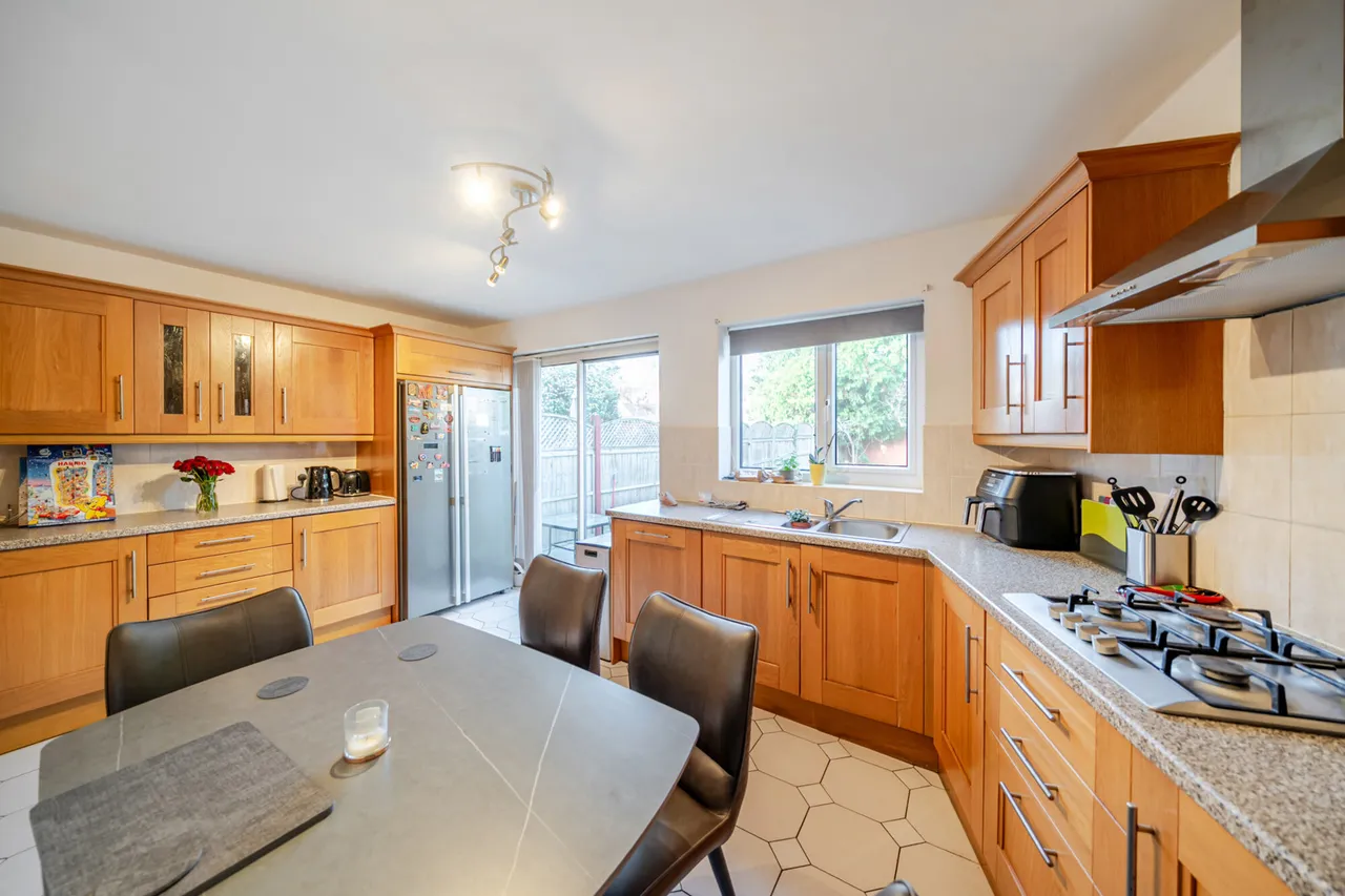 Ferncroft Avenue, Ruislip, HA4, photo 13