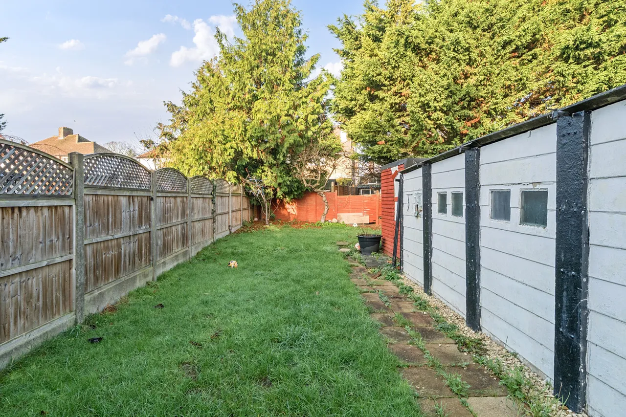 Ferncroft Avenue, Ruislip, HA4, photo 17