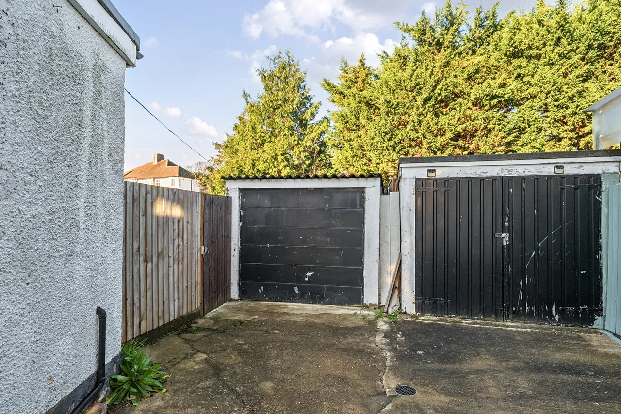 Ferncroft Avenue, Ruislip, HA4, photo 15