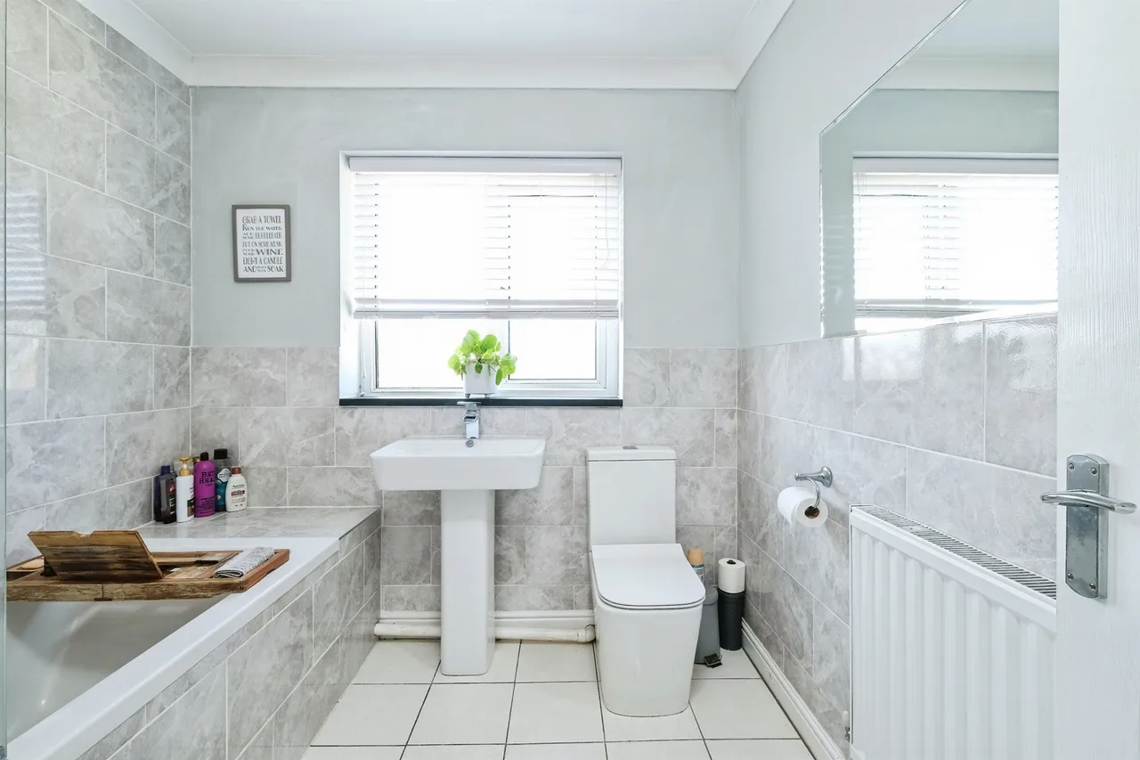 Loughor Road, Swansea, SA4, photo 13