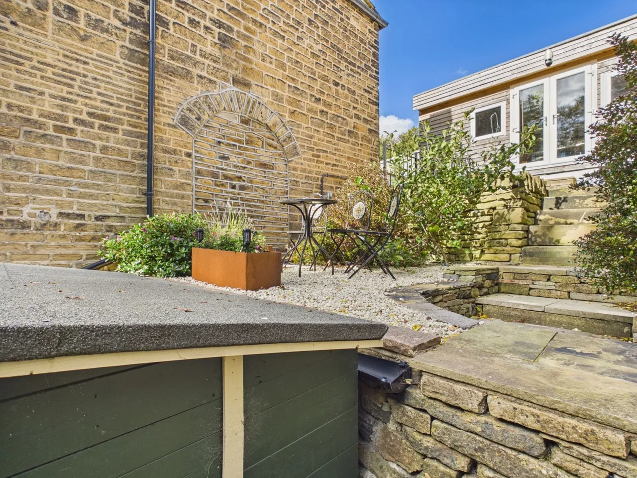 Longwood Road, Longwood, HD3, photo 35