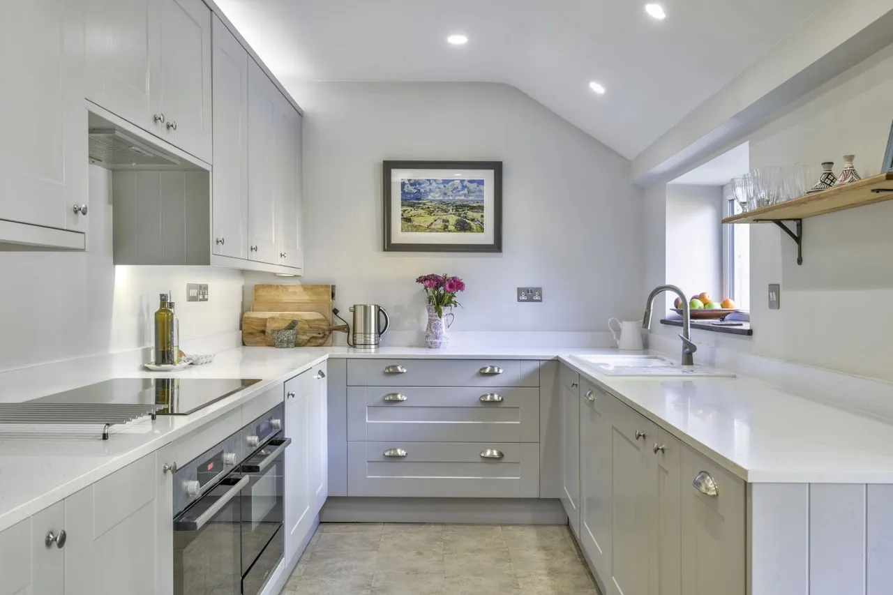 School Lane, South Cerney, GL7, photo 5