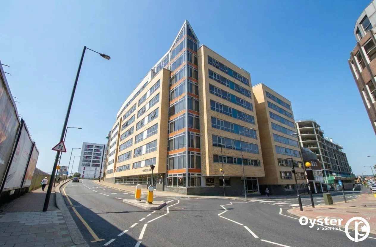 1 bed flat to rent, Headstone Road, Roxborough Heights, HA1