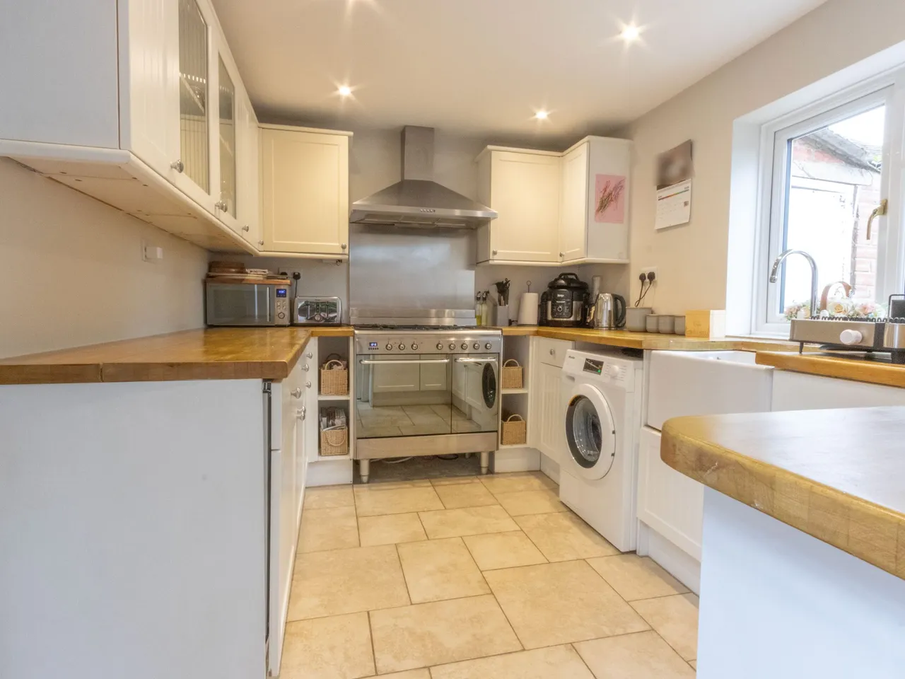 Frogmore Road, Blackwater, Camberley, GU17 0DF, photo 2