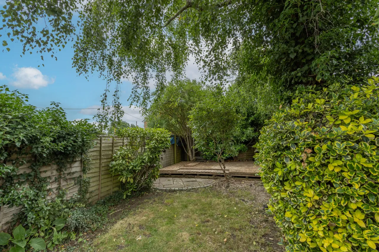 Frogmore Road, Blackwater, Camberley, GU17 0DF, photo 12