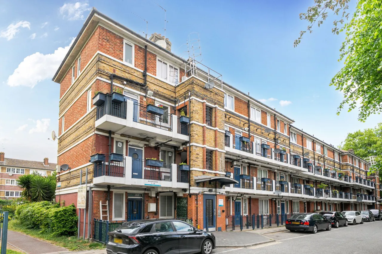 3 bed flat for sale — Arnold Estate, London, SE1
