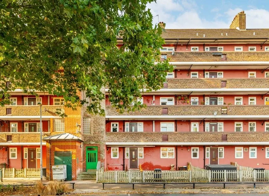 3 bed flat to rent, Homerton Road, Hackney, E9