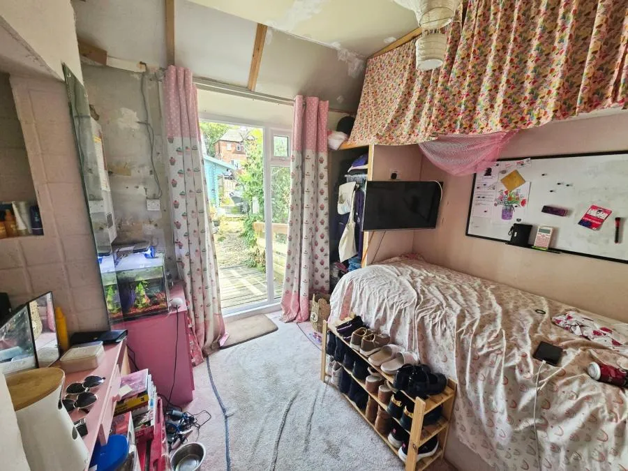 The Broadway, Totland Bay, PO39, photo 9