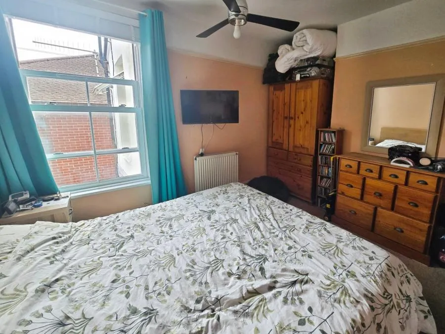 The Broadway, Totland Bay, PO39, photo 5