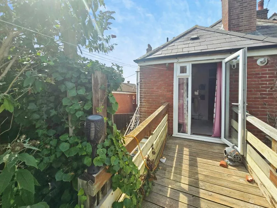 The Broadway, Totland Bay, PO39, photo 14